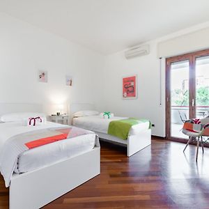 Roomy Apartment With Terrace & Parking
